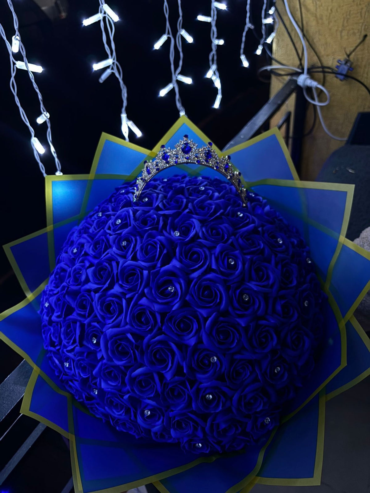 Buchet 101 Royal Blue Crown