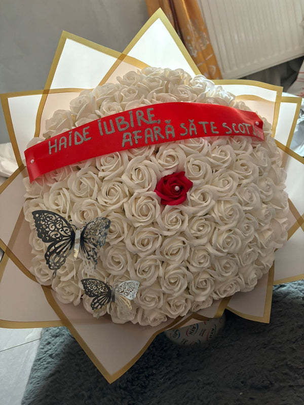 Buchet 101 „Haide iubire, afară să te scot”