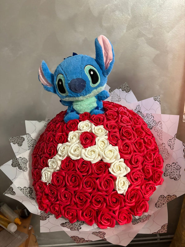 Buchet 101 Stitch cu Literă Personalizată