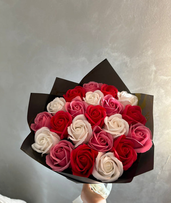Buchet 19 trandafiri de sapun